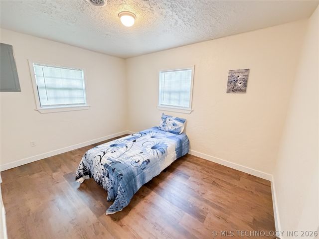 14221 N Grace Hudlen Road, Hulbert, OK 74441