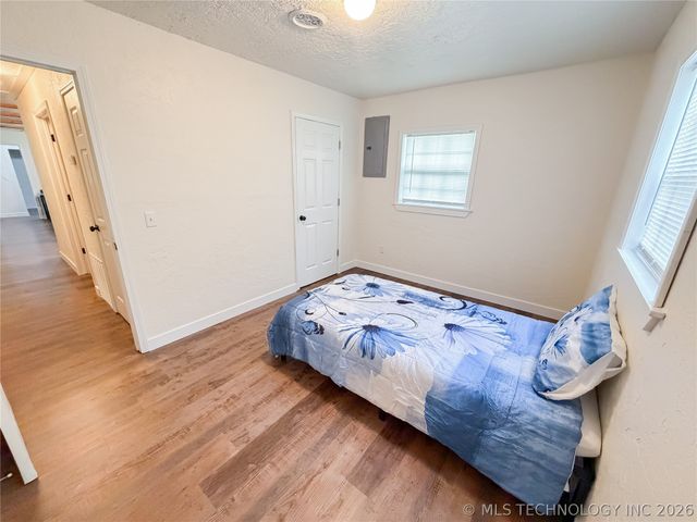 14221 N Grace Hudlen Road, Hulbert, OK 74441