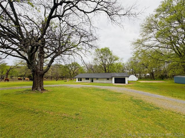 14221 N Grace Hudlen Road, Hulbert, OK 74441