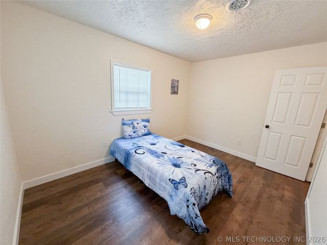 14221 N Grace Hudlen Road, Hulbert, OK 74441
