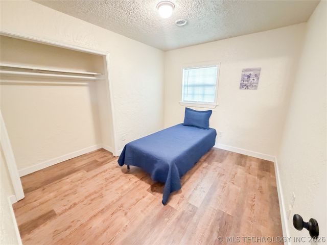 14221 N Grace Hudlen Road, Hulbert, OK 74441