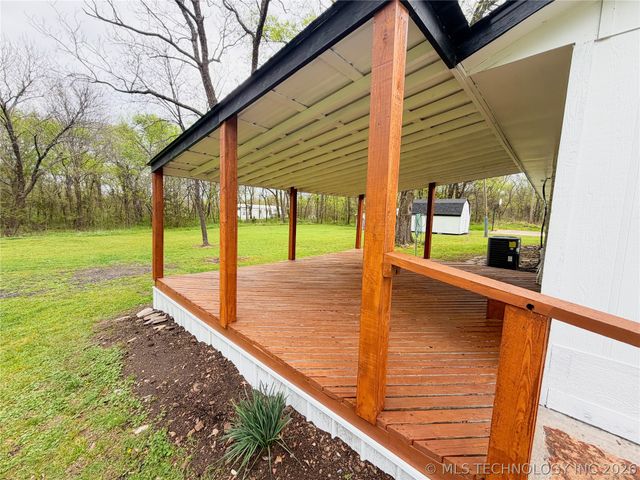 14221 N Grace Hudlen Road, Hulbert, OK 74441