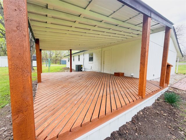 14221 N Grace Hudlen Road, Hulbert, OK 74441