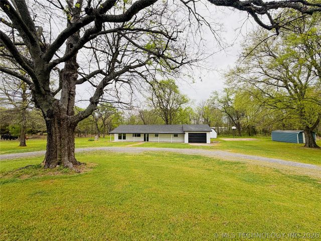 14221 N Grace Hudlen Road, Hulbert, OK 74441