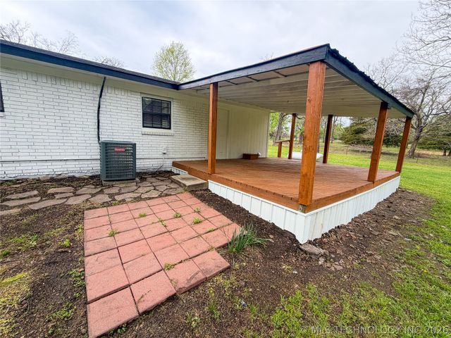 14221 N Grace Hudlen Road, Hulbert, OK 74441