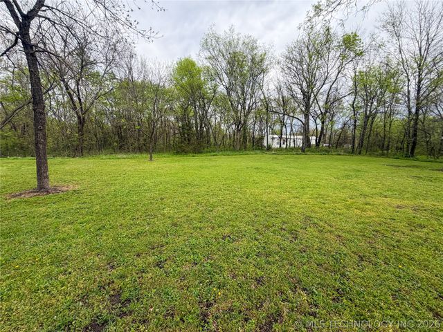 14221 N Grace Hudlen Road, Hulbert, OK 74441