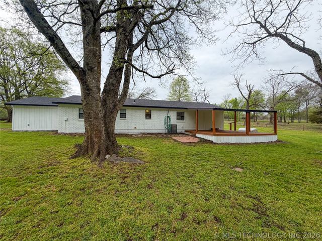 14221 N Grace Hudlen Road, Hulbert, OK 74441