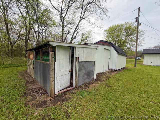 14221 N Grace Hudlen Road, Hulbert, OK 74441