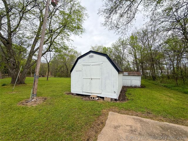 14221 N Grace Hudlen Road, Hulbert, OK 74441
