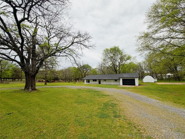14221 N Grace Hudlen Road, Hulbert, OK 74441