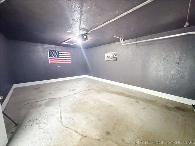 14221 N Grace Hudlen Road, Hulbert, OK 74441