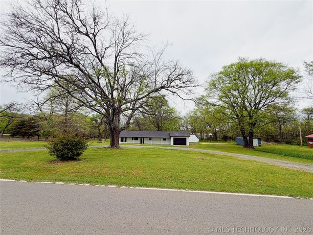 14221 N Grace Hudlen Road, Hulbert, OK 74441