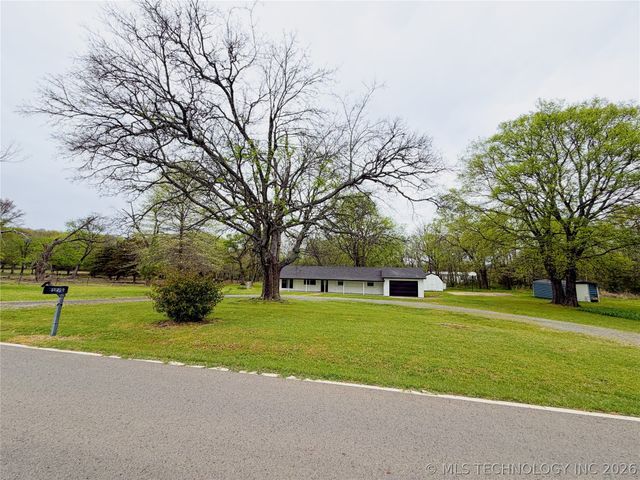 14221 N Grace Hudlen Road, Hulbert, OK 74441