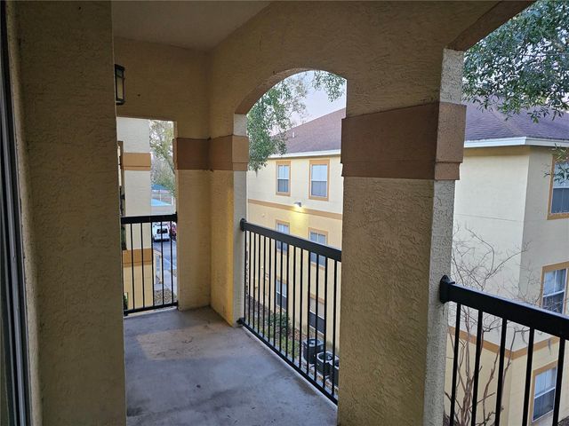 5620 PINNACLE HEIGHTS CIRCLE 304, Tampa, FL 33624