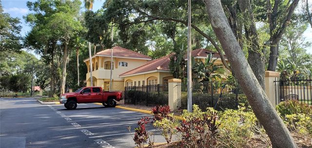 5620 PINNACLE HEIGHTS CIRCLE 304, Tampa, FL 33624