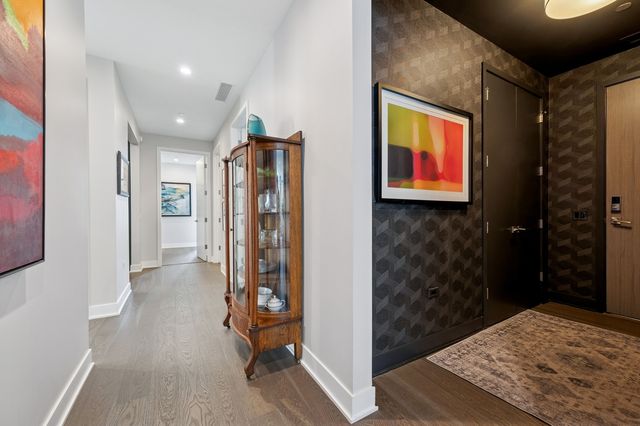 360 W Erie Street 3A, Chicago, IL 60654