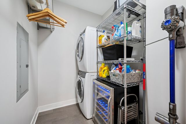 360 W Erie Street 3A, Chicago, IL 60654