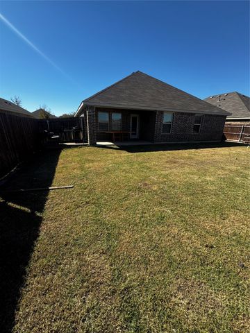 414 War Emblem Lane, Waxahachie, TX 75165