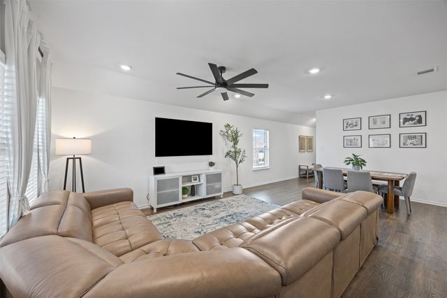 414 War Emblem Lane, Waxahachie, TX 75165