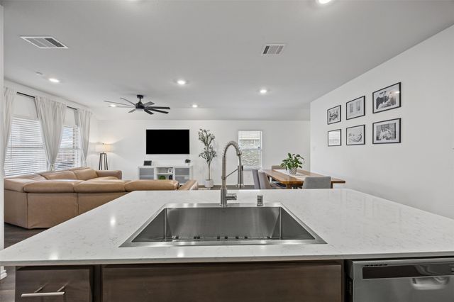 414 War Emblem Lane, Waxahachie, TX 75165