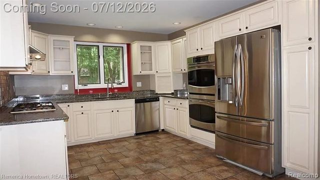 11975 Cody Creek Court, South Lyon, MI 48178