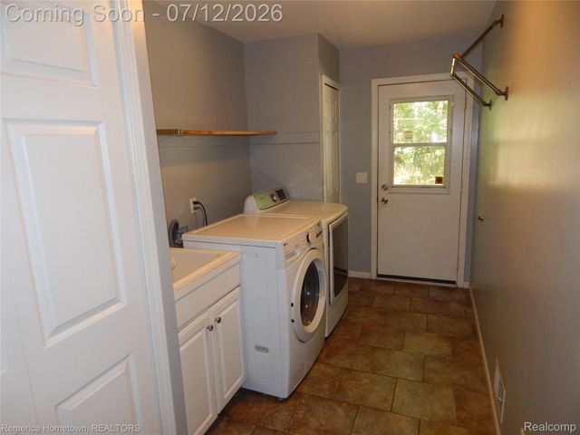 11975 Cody Creek Court, South Lyon, MI 48178