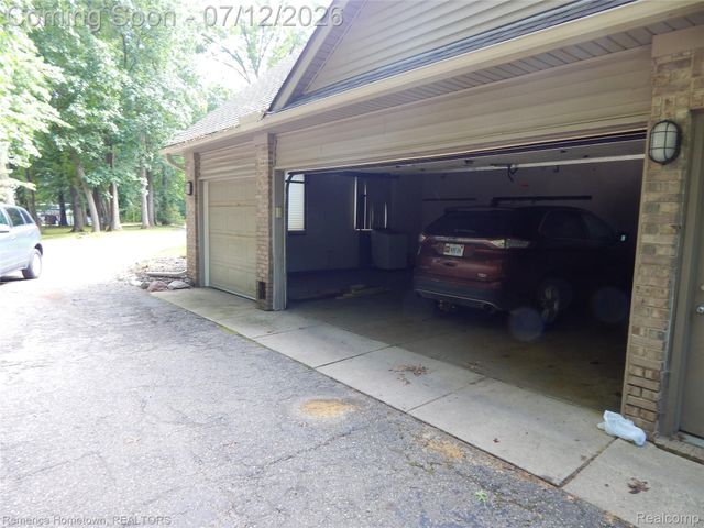 11975 Cody Creek Court, South Lyon, MI 48178
