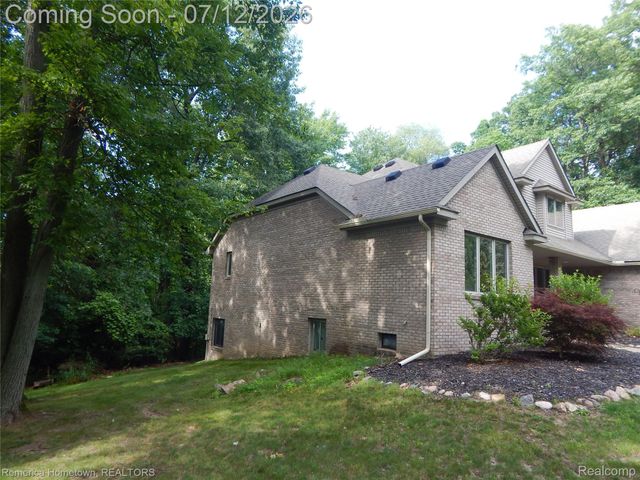 11975 Cody Creek Court, South Lyon, MI 48178
