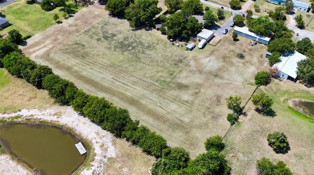 610 N 9th Street, Gunter, TX 75058