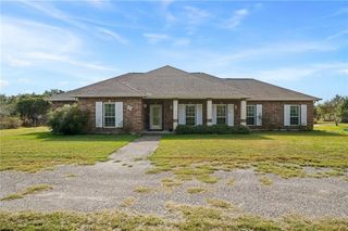 1445 W Highland Ave, Aransas Pass, TX 78336
