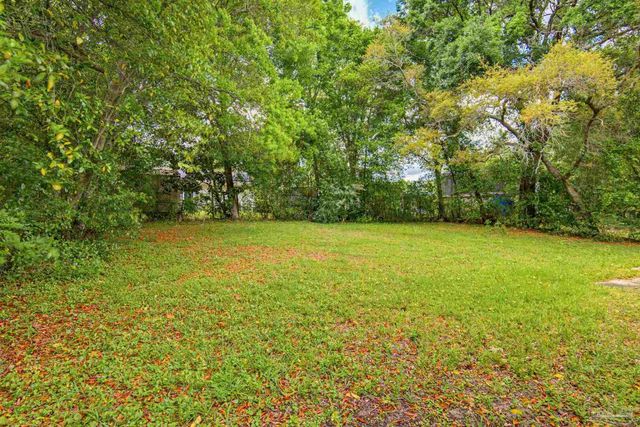 908 Blue Springs Dr, Pensacola, FL 32505