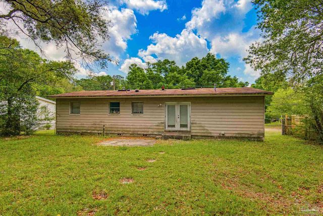 908 Blue Springs Dr, Pensacola, FL 32505