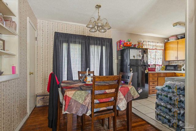 908 Blue Springs Dr, Pensacola, FL 32505
