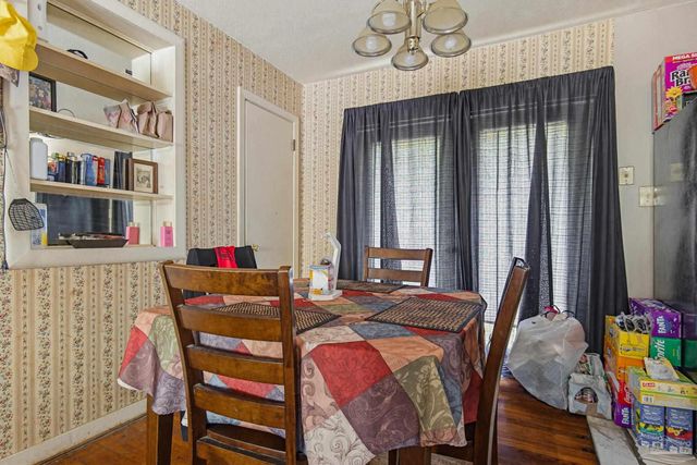 908 Blue Springs Dr, Pensacola, FL 32505