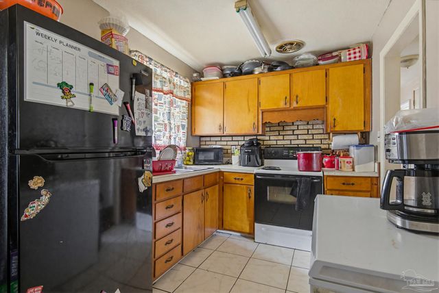 908 Blue Springs Dr, Pensacola, FL 32505