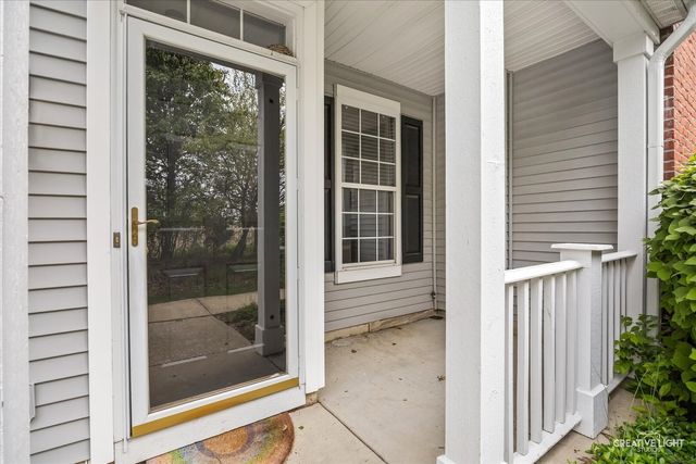 281 Springbrook Trail S, Oswego, IL 60543