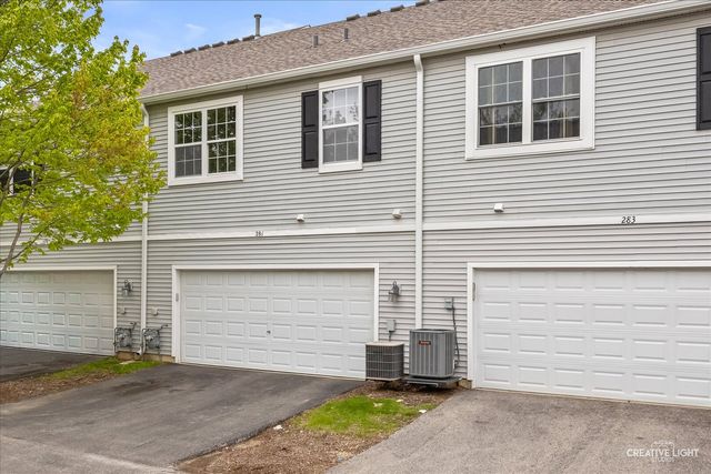 281 Springbrook Trail S, Oswego, IL 60543