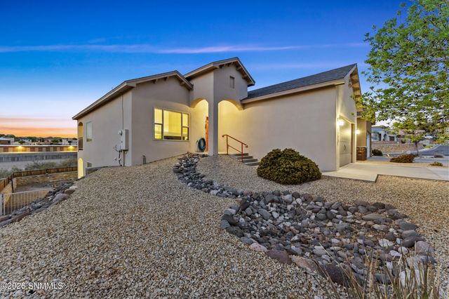 2993 Escenico Court, Las Cruces, NM 88012