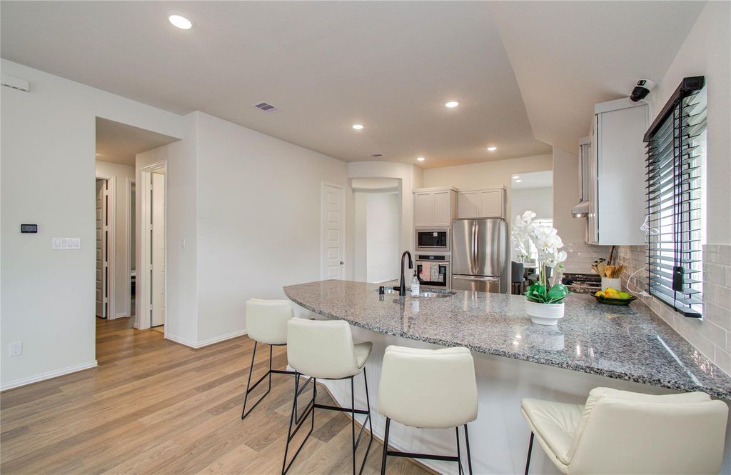 Image 10 of property listing at 27519 Paddle Grove Drive, Katy, TX 77493