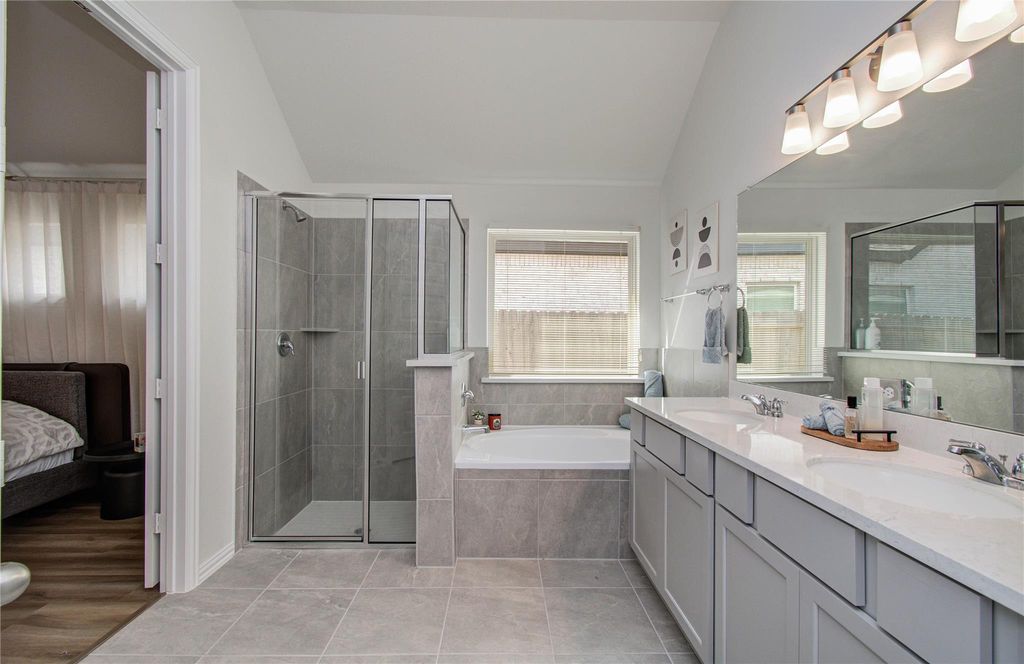 Image 17 of property listing at 27519 Paddle Grove Drive, Katy, TX 77493