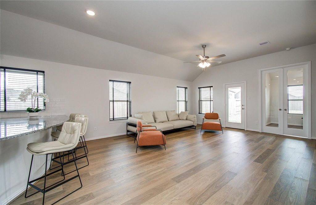 Image 4 of property listing at 27519 Paddle Grove Drive, Katy, TX 77493