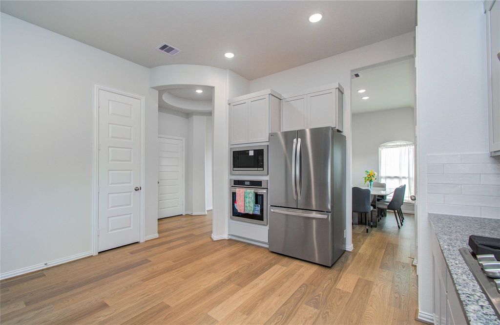 Image 9 of property listing at 27519 Paddle Grove Drive, Katy, TX 77493