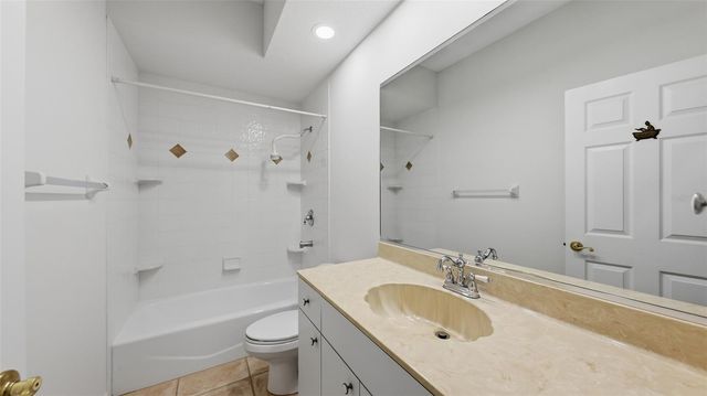 6228 AVENTURA DRIVE, Sarasota, FL 34241