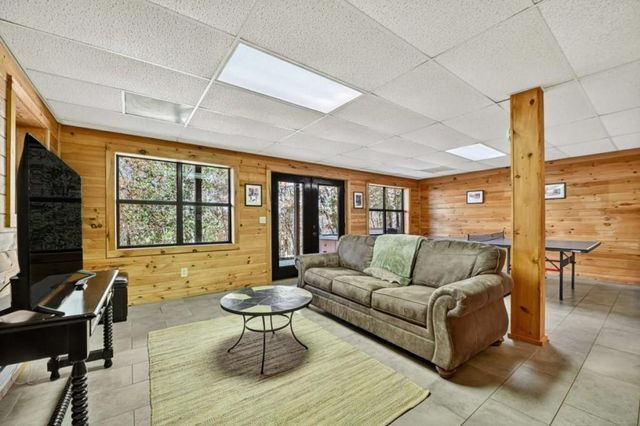 100 Arrow Way, Mineral Bluff, GA 30559