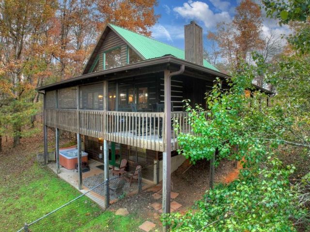 100 Arrow Way, Mineral Bluff, GA 30559