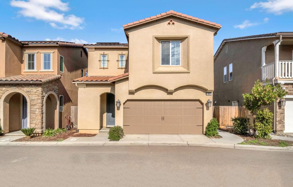 867 Fir Street W, Madera, CA 93636