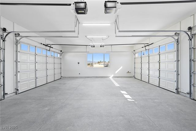 1860 Old West Avenue, Pahrump, NV 89048