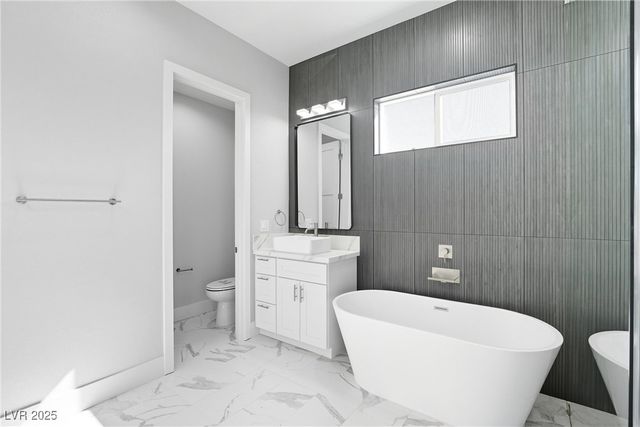 1860 Old West Avenue, Pahrump, NV 89048