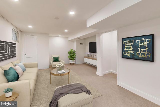 5864 EASTERN AVE NE, Washington, DC 20011