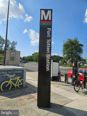 5864 EASTERN AVE NE, Washington, DC 20011